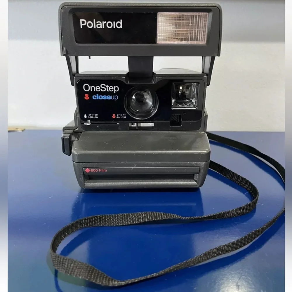 Polaroid One Step Close Up Instant Camera Flash Vintage 80s 90s Black Strap